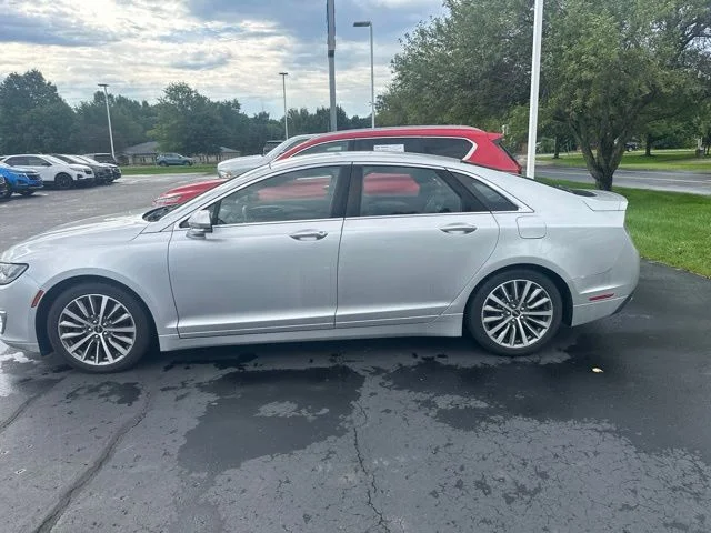 Certified Used 2019 Silver Lincoln Standard image 4