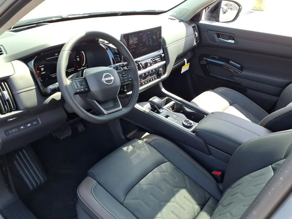 2026 Nissan Pathfinder Platinum - Photo 13