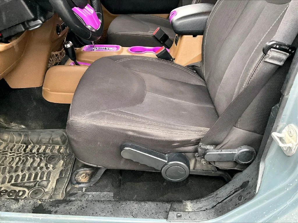 Used 2015 Anvil Clear Coat Jeep Unlimited Sahara image 30