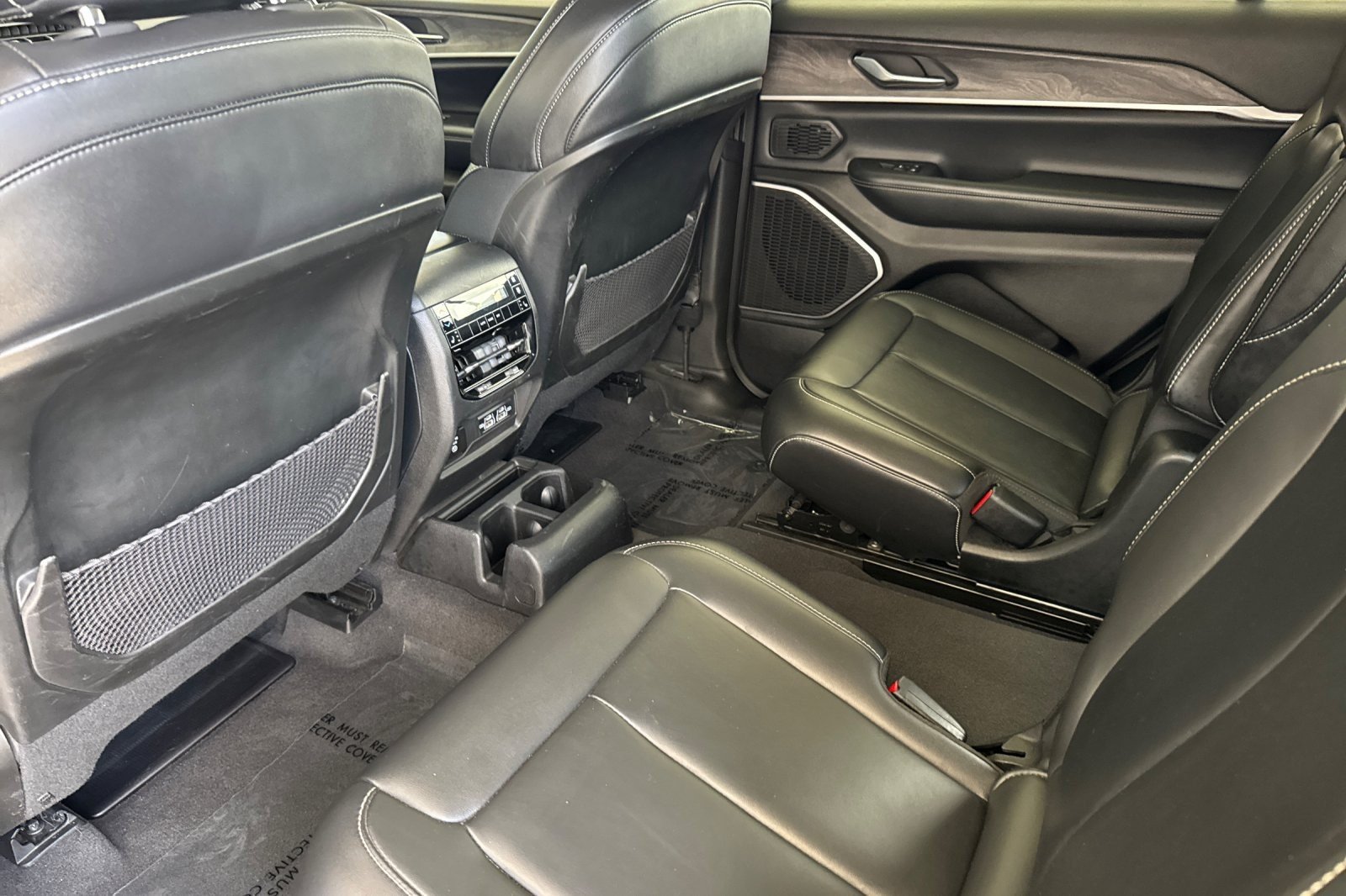 Used 2022 Diamond Black Crystal Pearlcoat Jeep Limited image 11