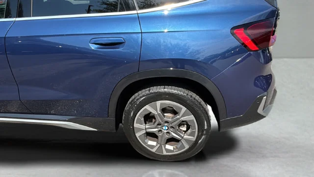 Used 2023 Blue BMW xDrive28i image 49