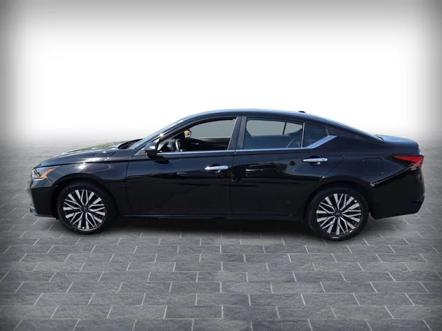 Used 2025 Black Nissan 2.5 SV image 4