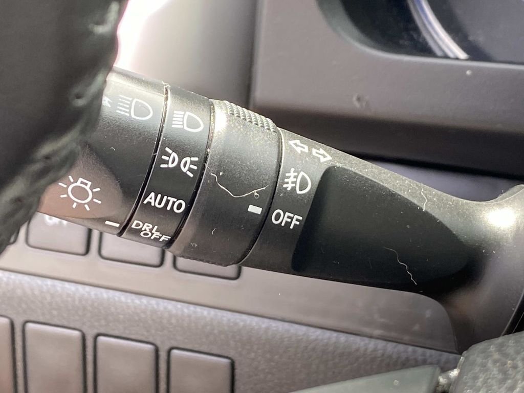Used 2017 White Toyota XLE image 21