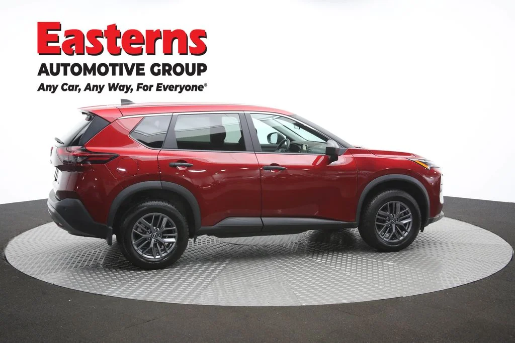Used 2023 Red Nissan S image 42