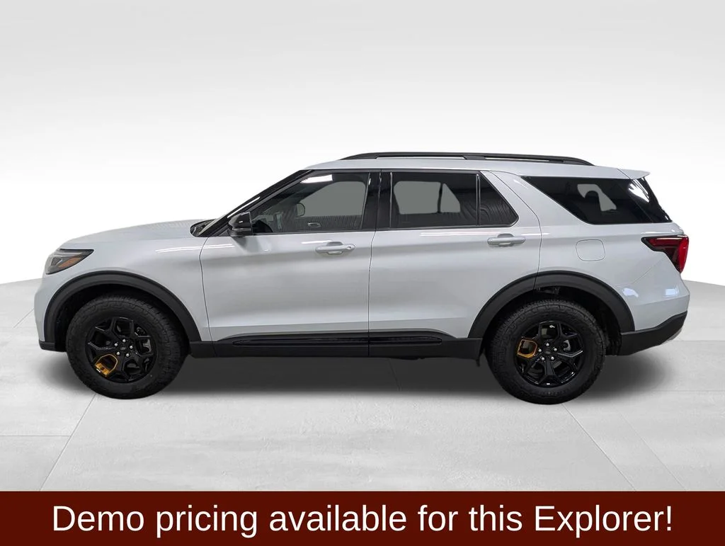 New 2026 Space White Metallic Ford Tremor® image 1