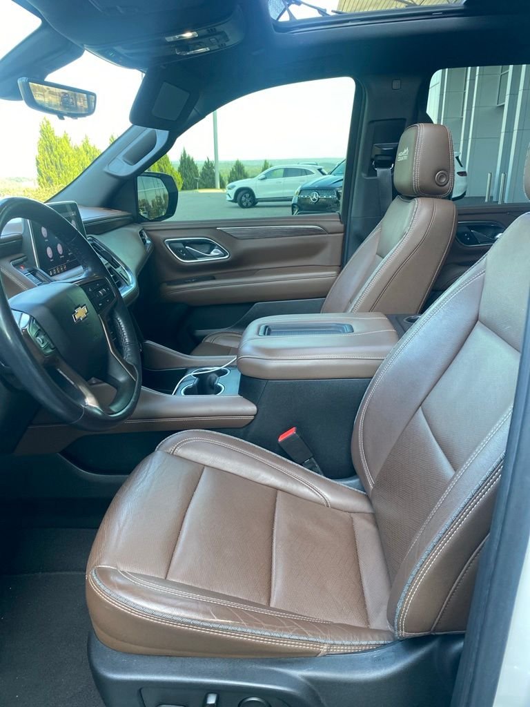 Used 2021 Iridescent Pearl Tricoat Chevrolet High Country image 5