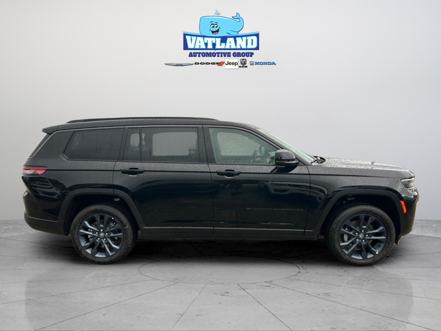 New 2026 Diamond Black Crystal Pearlcoat Jeep  image 6