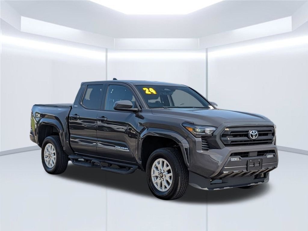 Used 2024  Toyota SR5 image 8