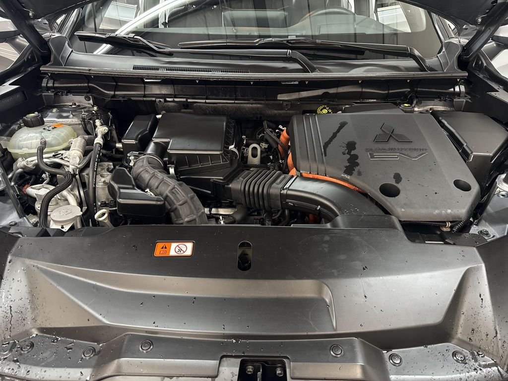 Used 2024  Mitsubishi SEL image 35
