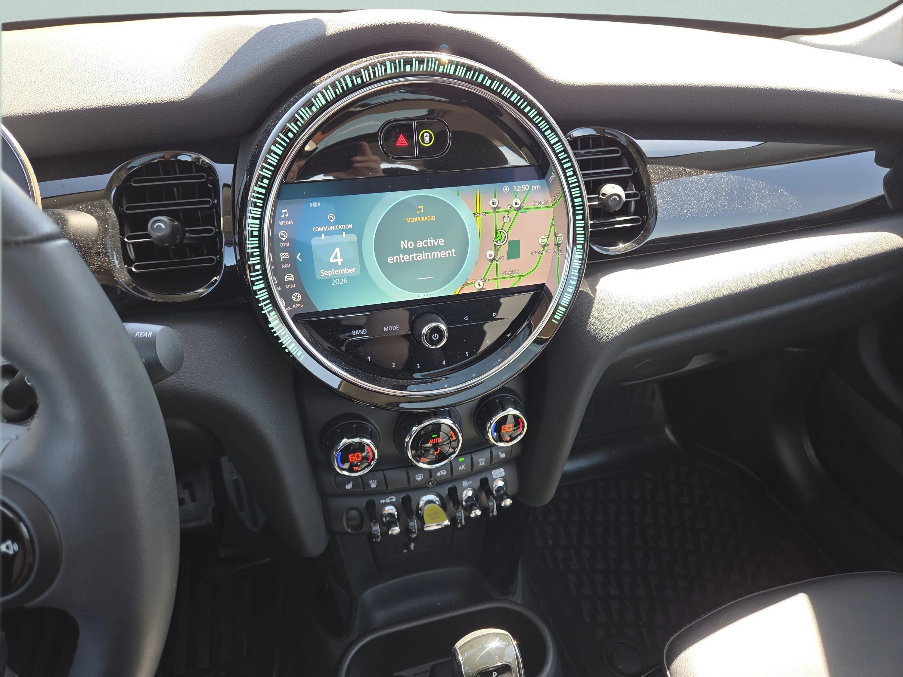 Used 2024 British Racing Green MINI Cooper SE image 33