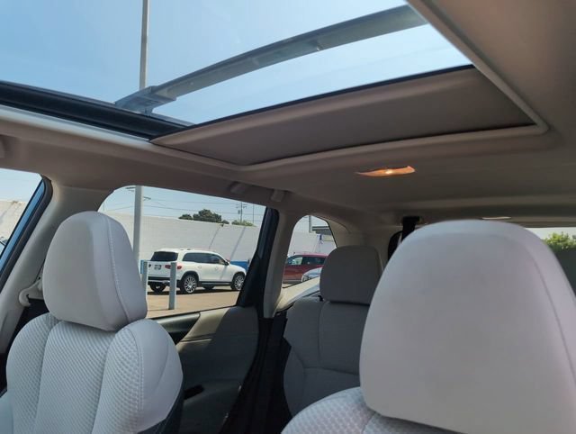 Used 2020 Blue Subaru Premium image 18