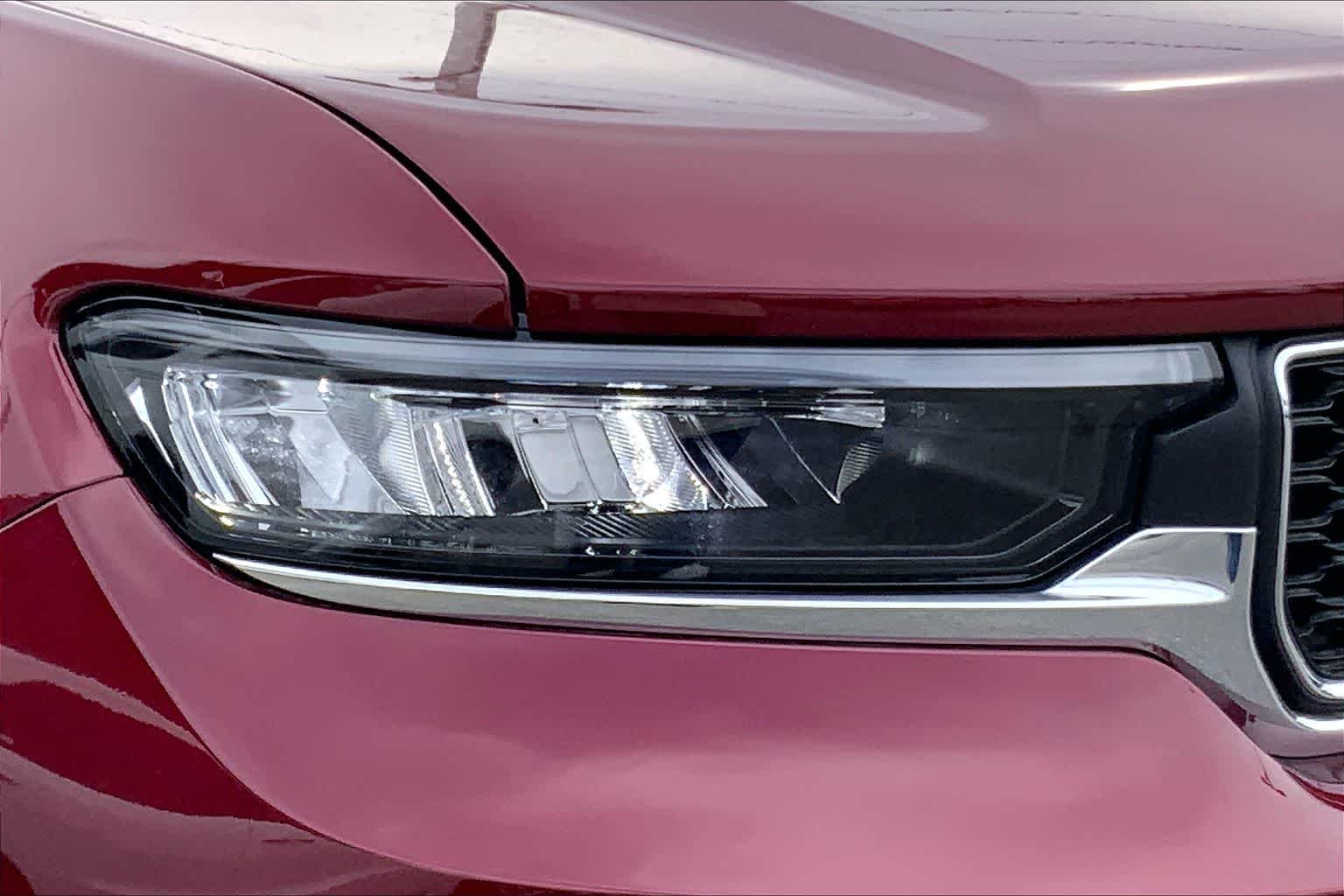 New 2026 Velvet Red Pearl-Coat Exterior Paint Jeep Laredo X image 10