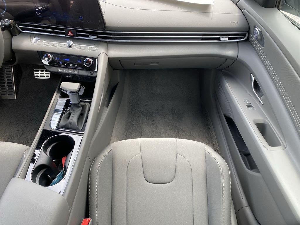 New 2026 Serenity White Pearl Hyundai SEL Sport image 13