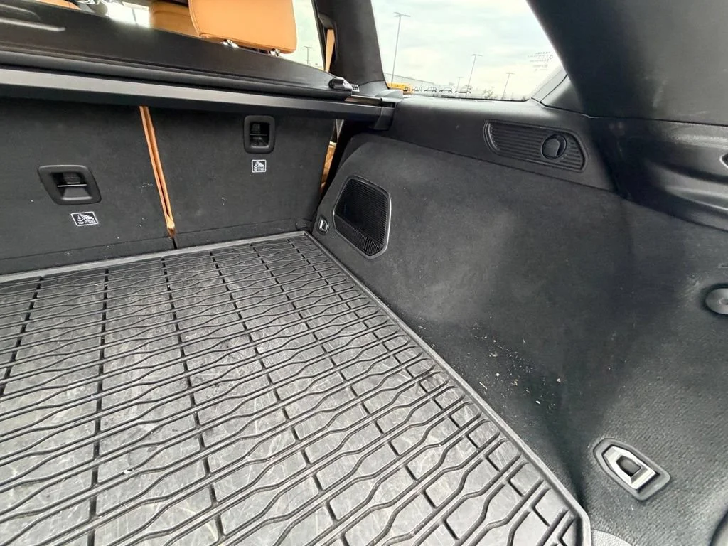 Used 2023 Diamond Black Cry Jeep Summit Reserve image 63