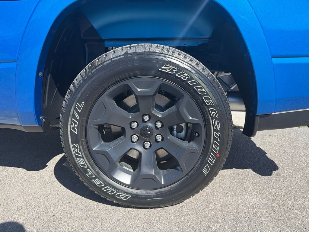 New 2026 Hydro Blue Pearl-Coat Exterior Paint RAM Big Horn/Lone Star image 53