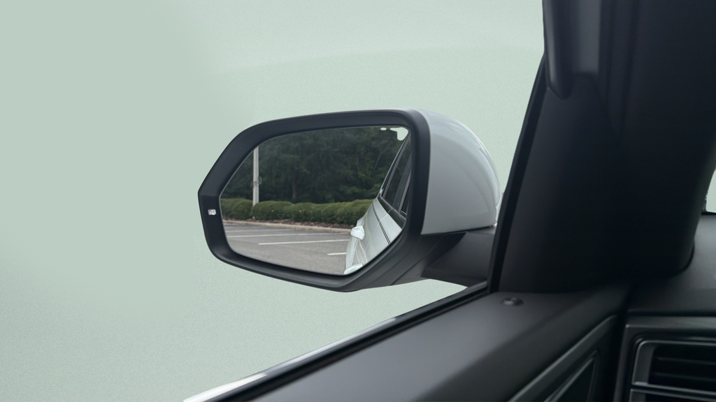 New 2026 Opal White Pearl Volkswagen 2.0T SE image 10