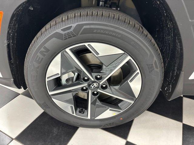 New 2026 White Hyundai SEL AWD image 5
