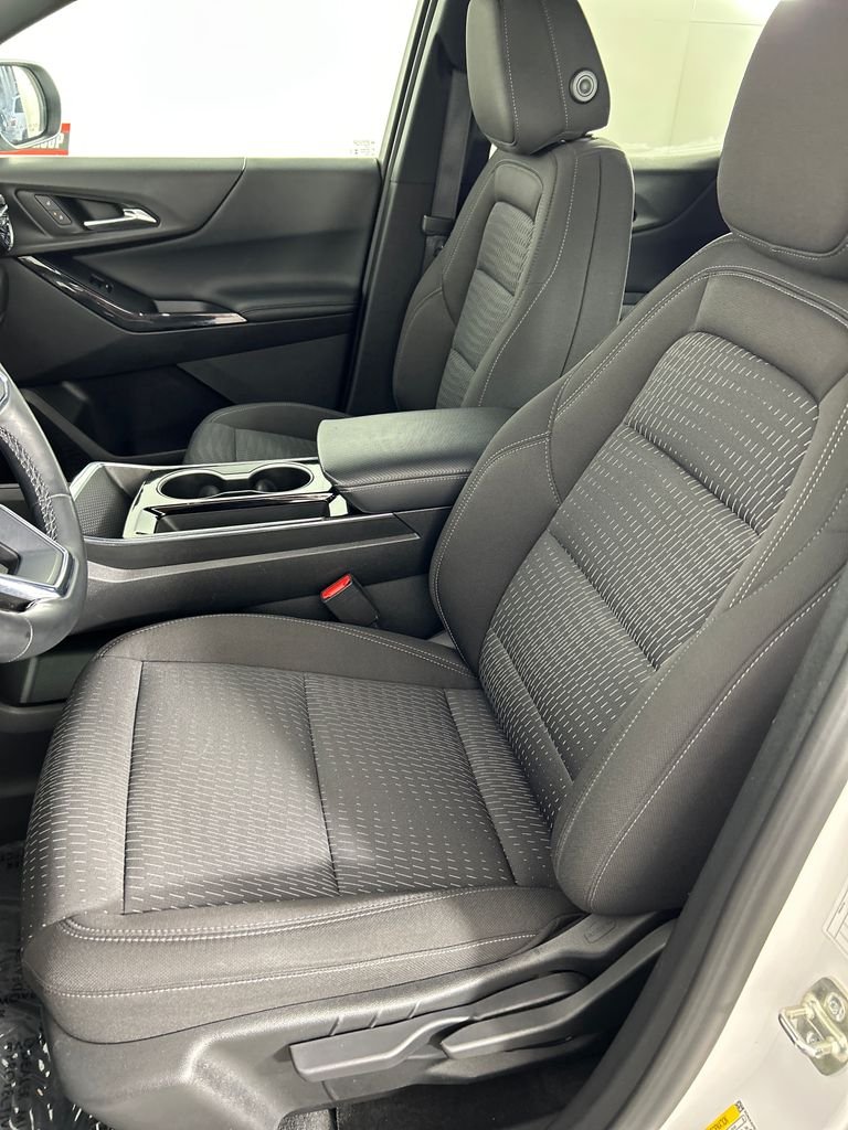 Used 2025 White Chevrolet LT image 12