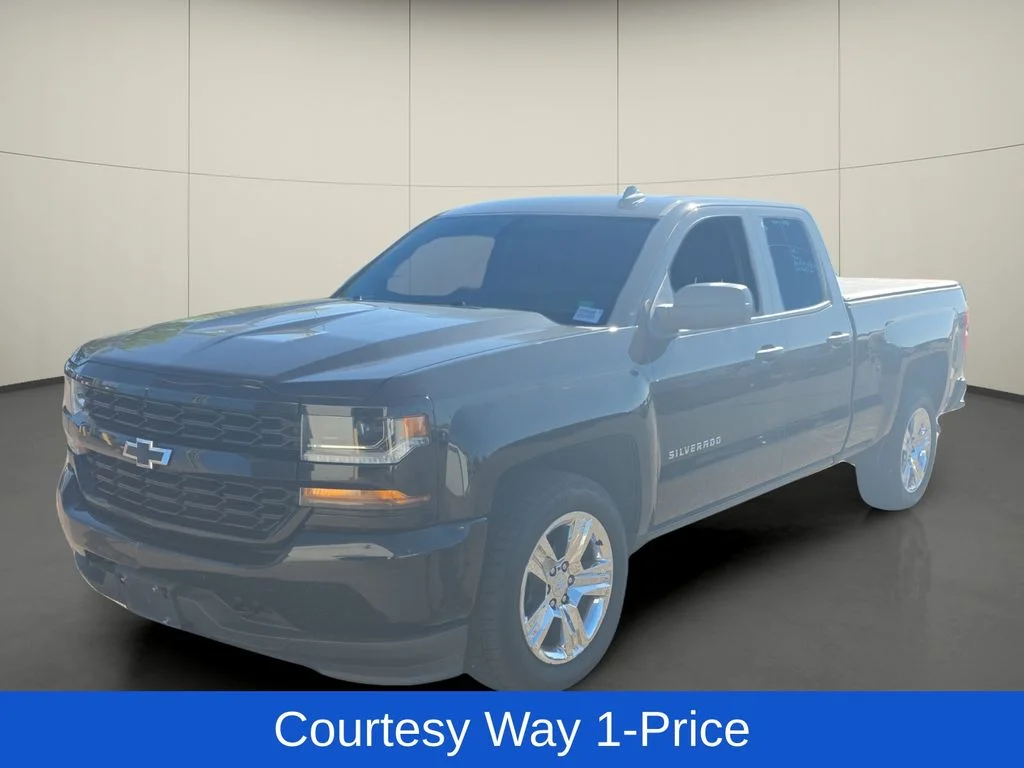 Used 2018 Black Chevrolet Custom image 4