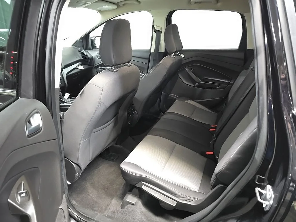 Used 2019 Black Metallic Ford SE image 34