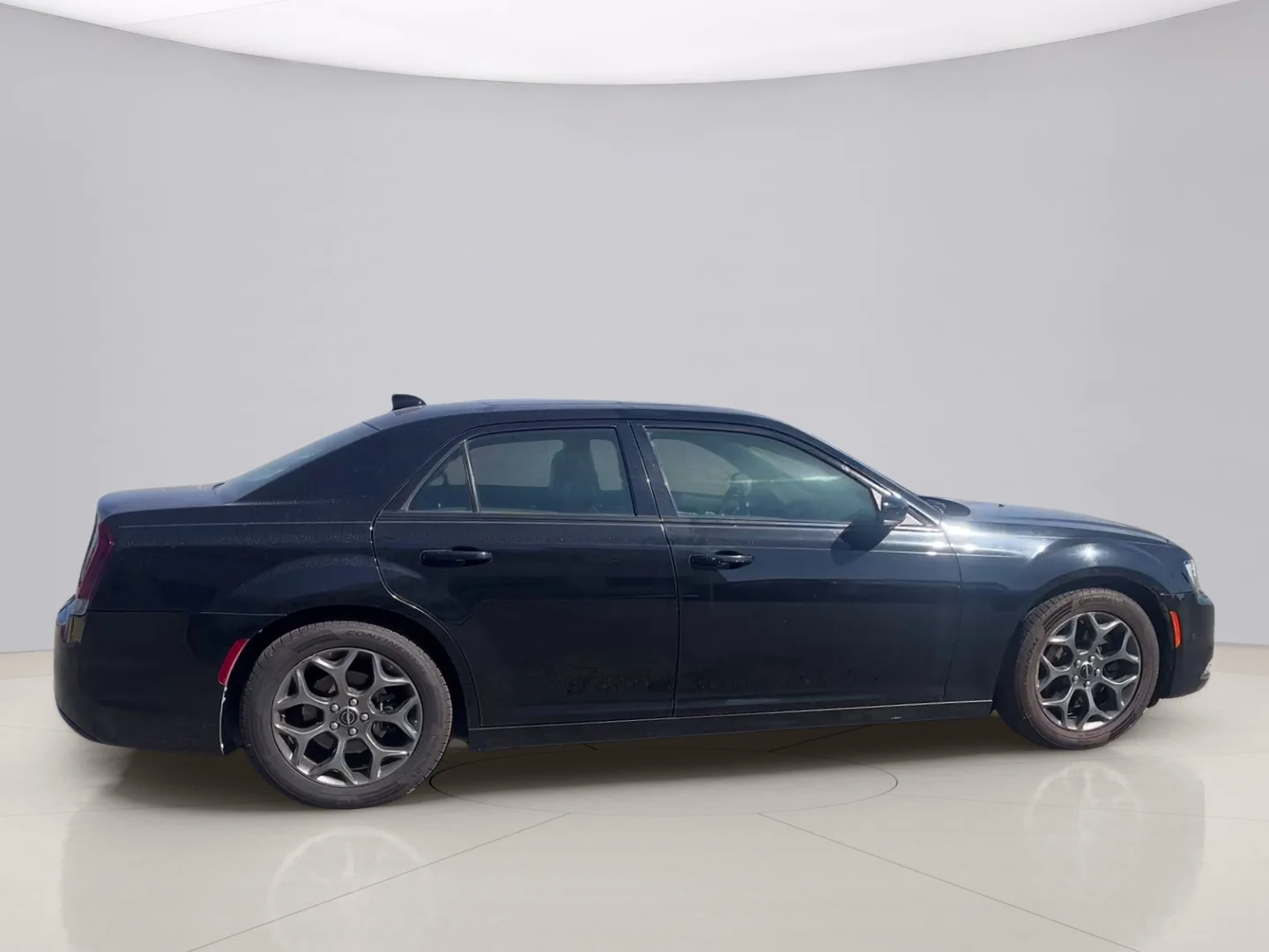Used 2018 Black Chrysler 300 S image 6
