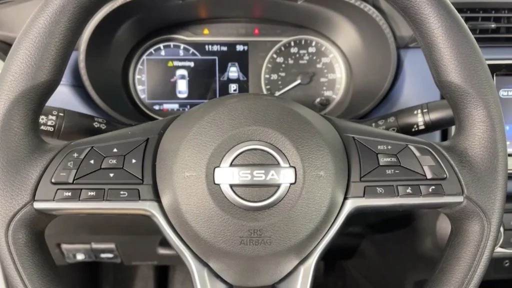 Used 2025 Silver Nissan 1.6 SV image 21