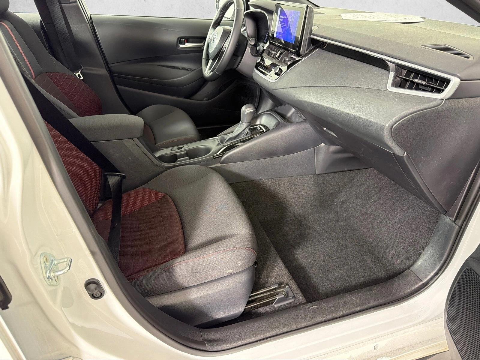 Used 2026  Toyota SE image 13