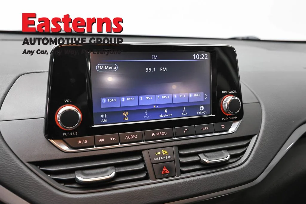 Used 2024 White Nissan 2.5 S image 18