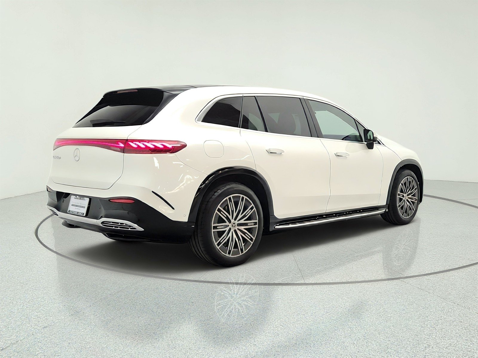 Used 2023 MANUFAKTUR Diamond White Mercedes-Benz EQS 450+ SUV image 5