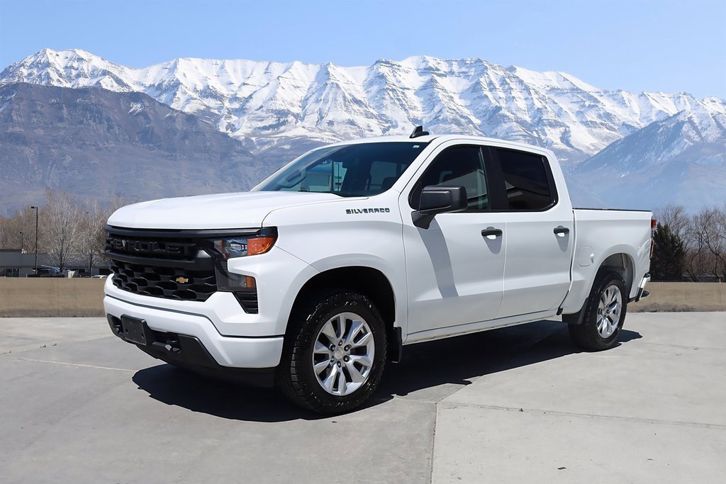 2022 Chevrolet Silverado 1500 Custom photo 2