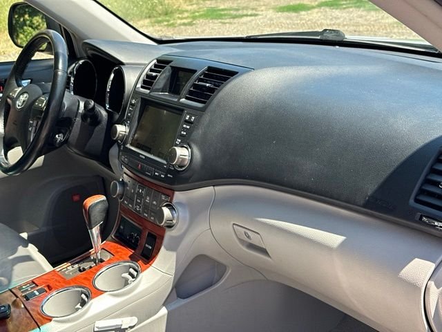 2010 Toyota Highlander Limited - Photo 28