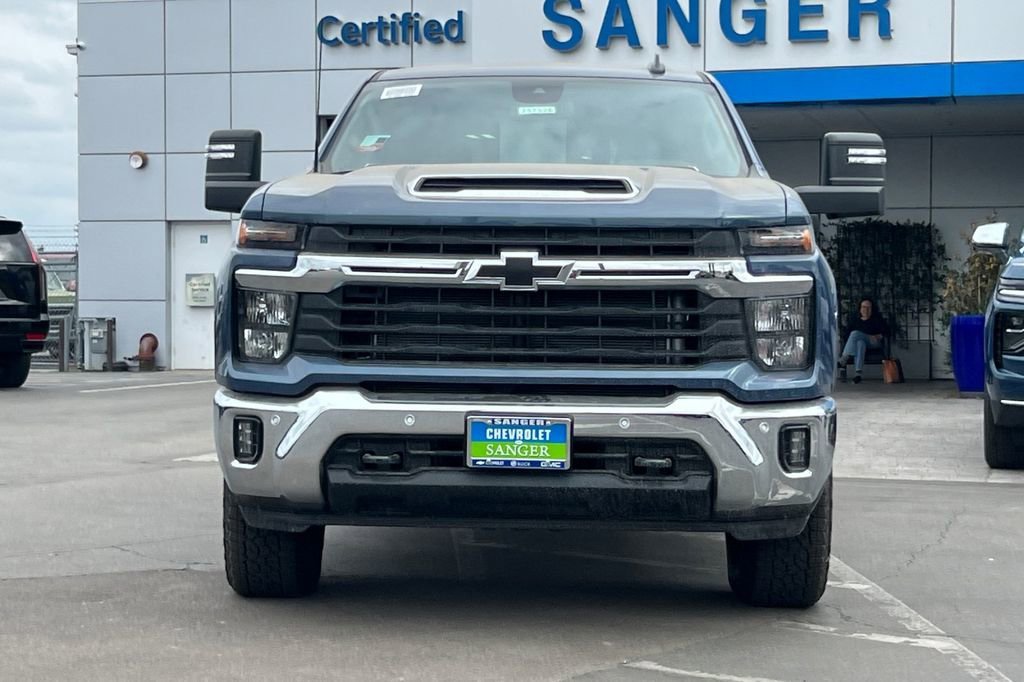 2025 Chevrolet Silverado 2500 HD LT - Photo 4