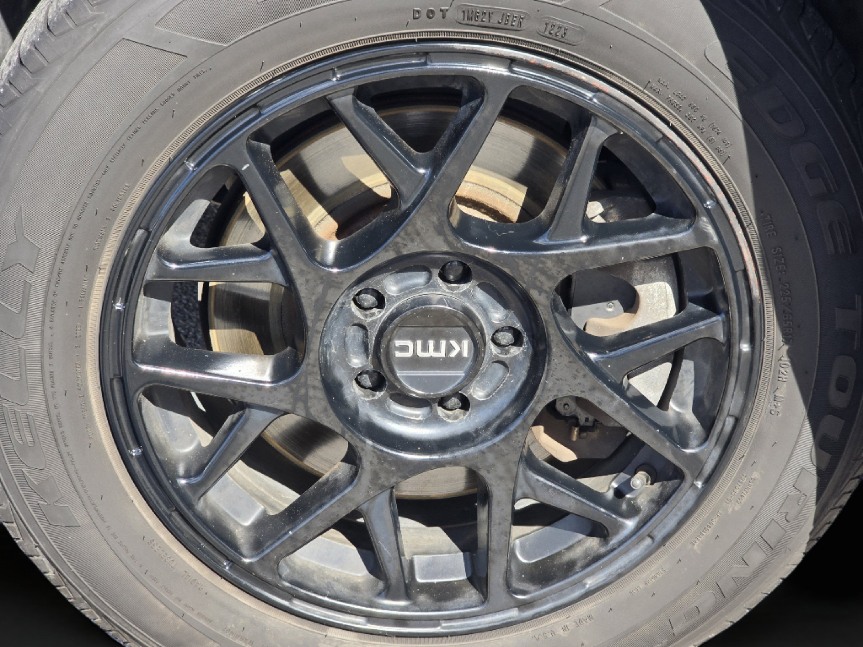 Used 2015 Billet Silver Metallic Clearcoat Jeep Sport image 25