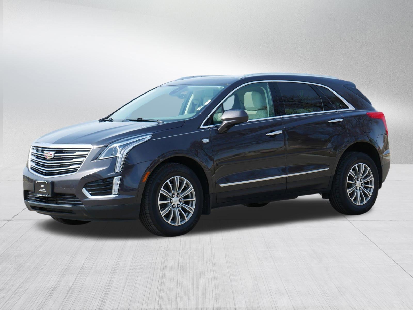 Used 2018 Cadillac XT5 Luxury with VIN 1GYKNDRS0JZ137999 for sale in Vadnais Heights, MN