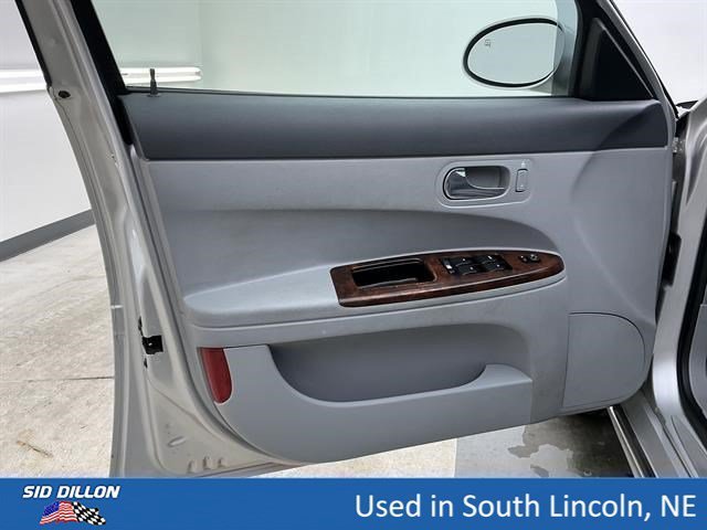 Used 2005 Sterling Silver Metallic Buick CXL image 14