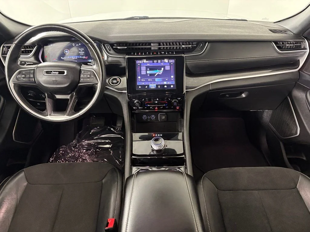 Used 2022 Bright White Clearcoat Jeep Altitude image 31