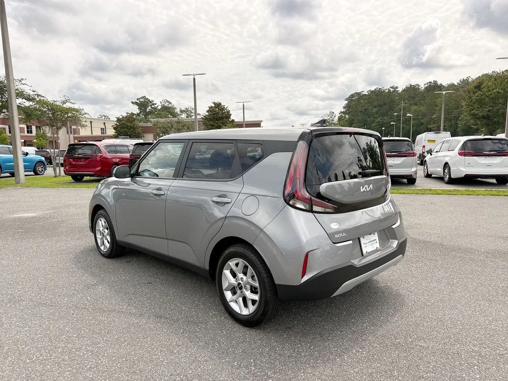 Used 2024 Steel Gray Kia LX image 7