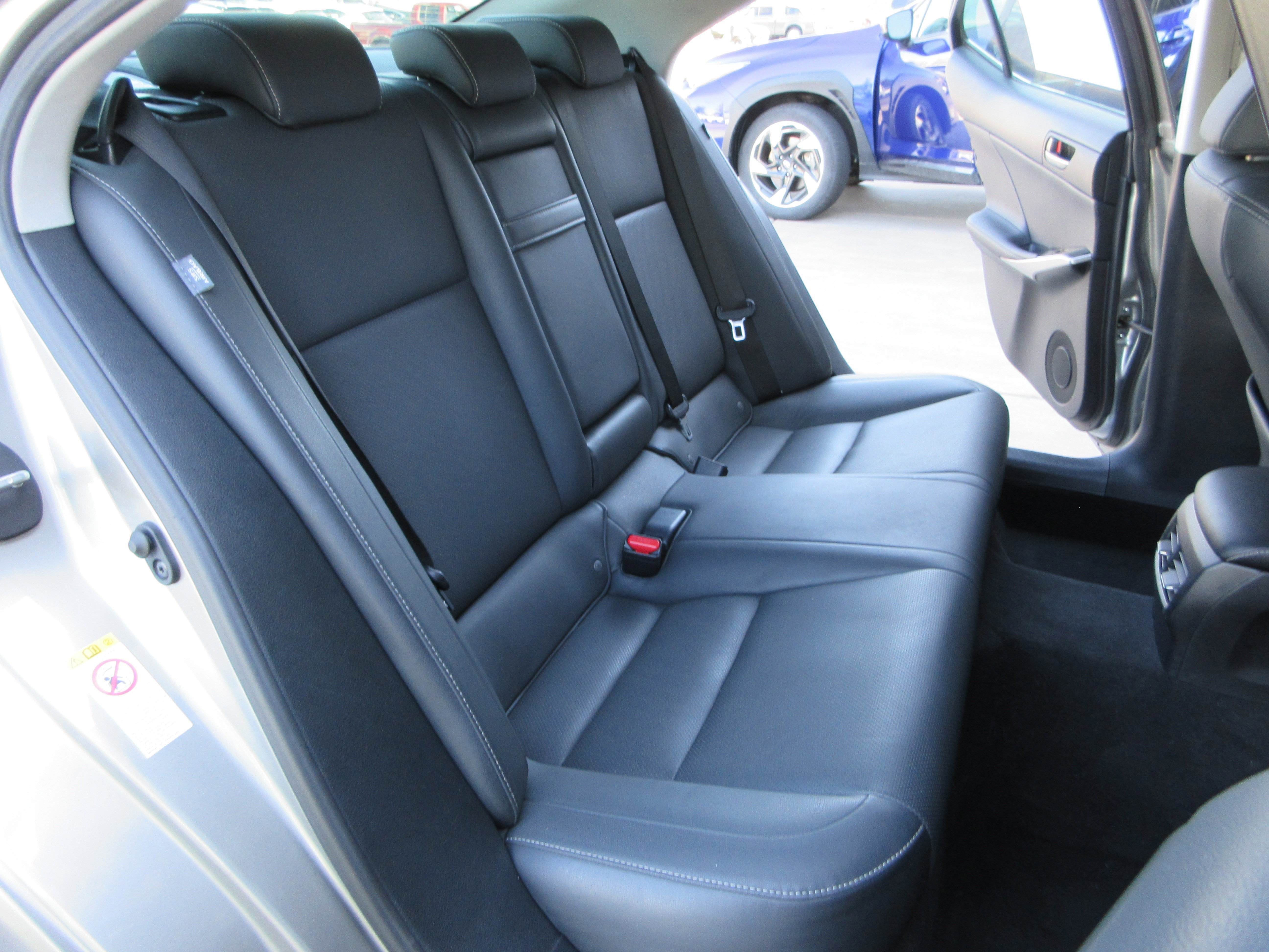 Used 2018 Atomic Silver Lexus 300 image 19