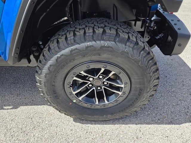 New 2026 Hydro Blue Pearl-Coat Exterior Paint Jeep Rubicon X image 20