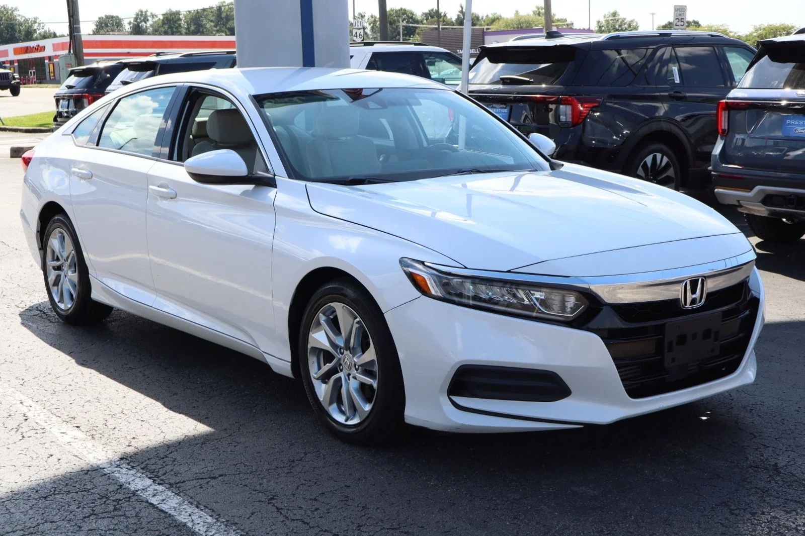 Used 2018 White Honda LX image 7