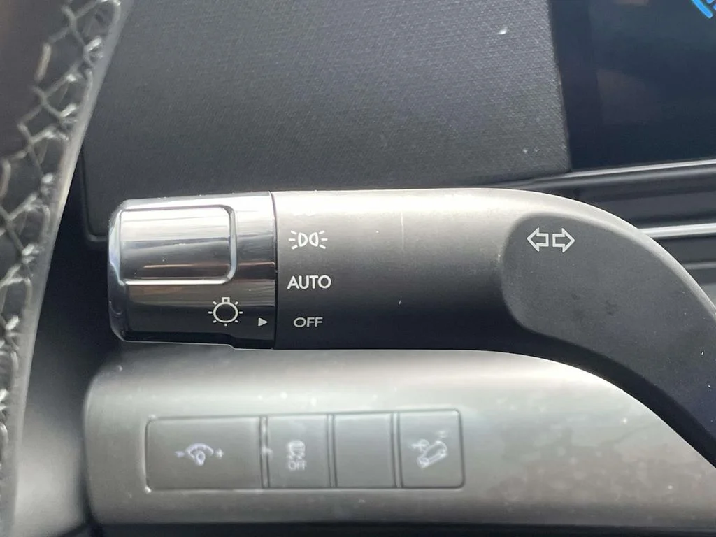 New 2026 White Hyundai SEL Premium image 21