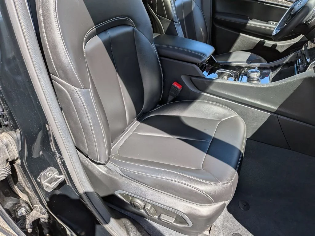 Used 2023 Black Jeep Limited image 30