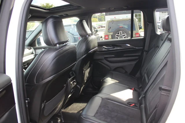 Used 2023 White Jeep Altitude X image 23