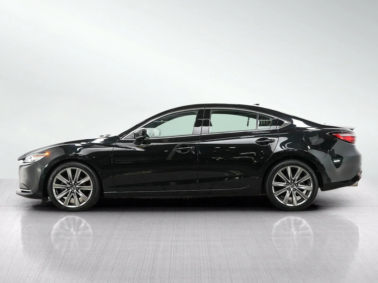 Used 2018 Mazda Mazda6 Signature with VIN JM1GL1XY8J1330763 for sale in White Bear Lake, Minnesota