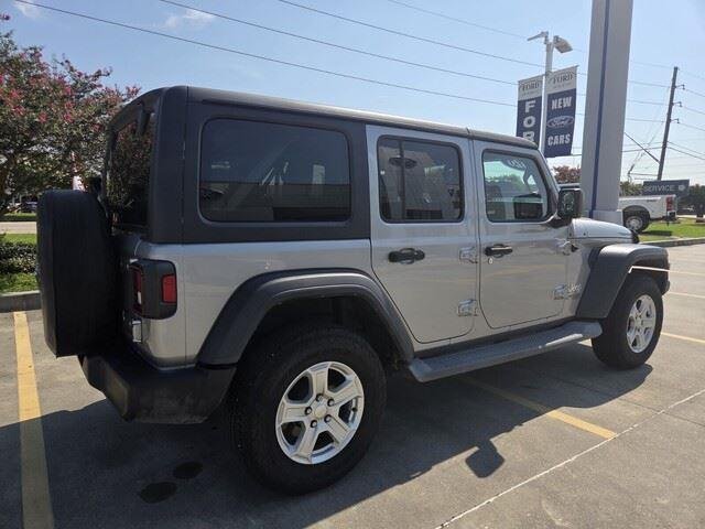 Used 2020 Billet Silver Metallic Clearcoat Jeep Sport S image 5