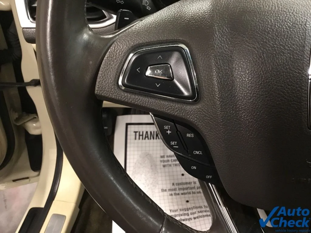 Used 2015 Silver Lincoln Base image 47