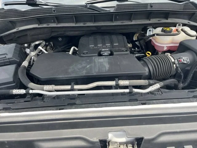 Used 2024 Summit White GMC Elevation image 30