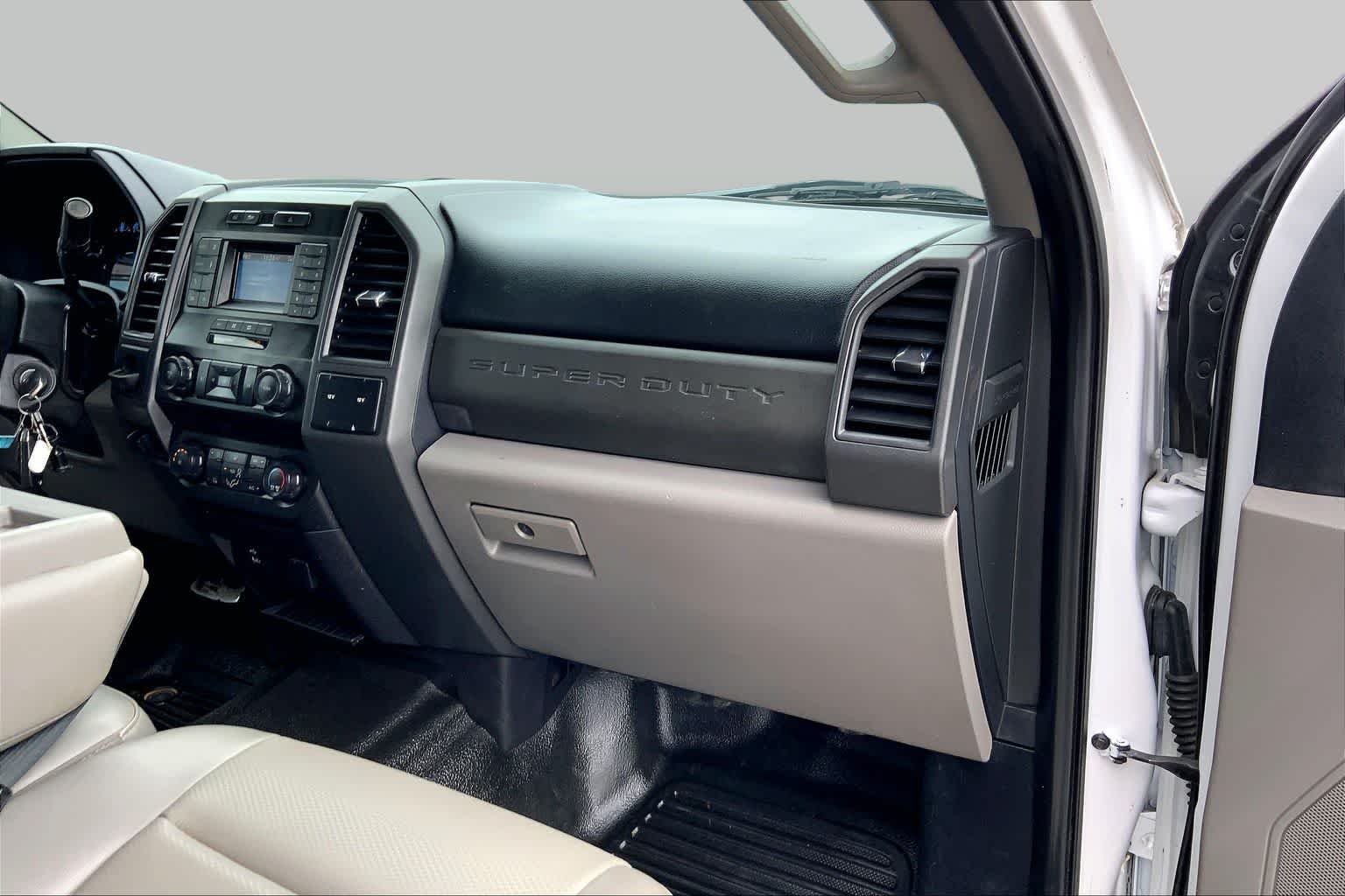 Used 2021 Oxford White Ford XL image 17