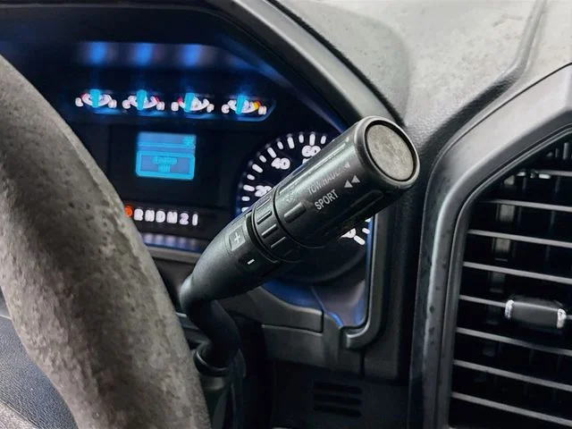 Used 2015 Blue Ford XL image 15
