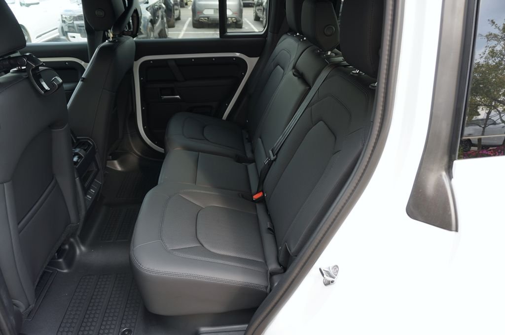 New 2026 Fuji White Land Rover S image 29